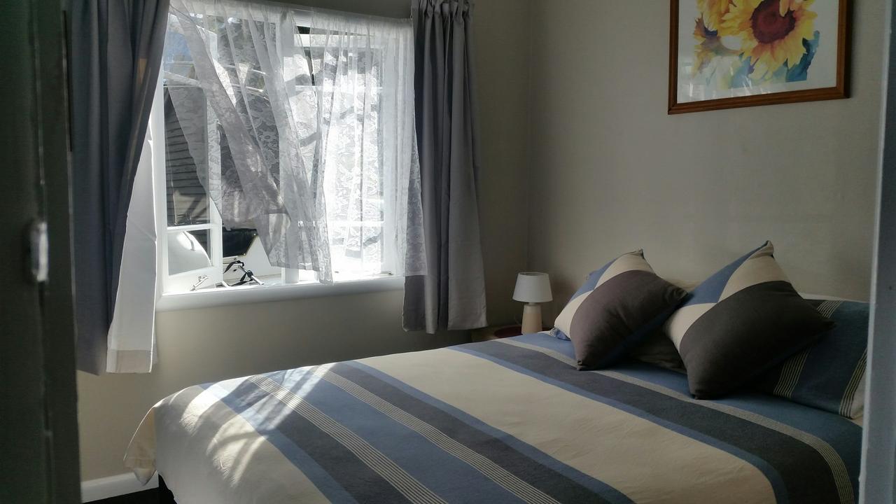 وايتيانغا Nana Glads Beachfront Accommodation المظهر الخارجي الصورة